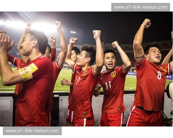 当冰与火相遇:国足与巴萨的梦幻对决,一场注定载入史册的叙事 当冰与火相遇:国足与巴萨的梦幻对决,一场注定载入史册的叙事